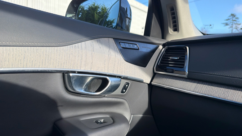 Volvo XC90 2.0 B5P Plus Edition Dark 5dr AWD Geartronic Petrol Estate